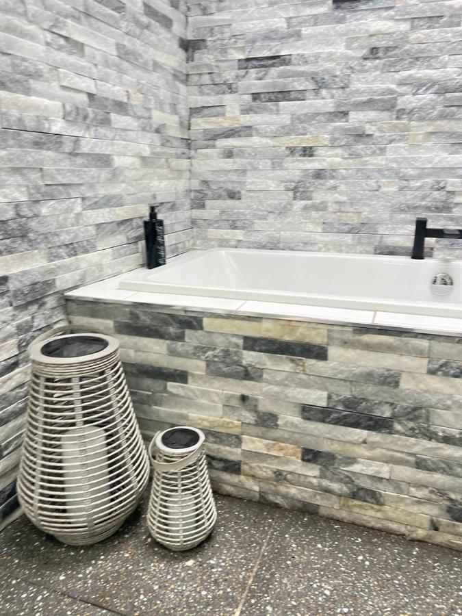 Central Belfast Modern Apartment Great Location Free Parking Zewnętrze zdjęcie